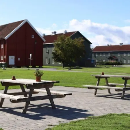 Studio Apt Close To Airport Апартаменты *